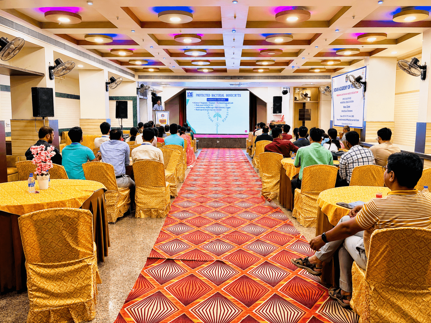 Hotel Marudhar Palace in Bikaner — Banquet hall