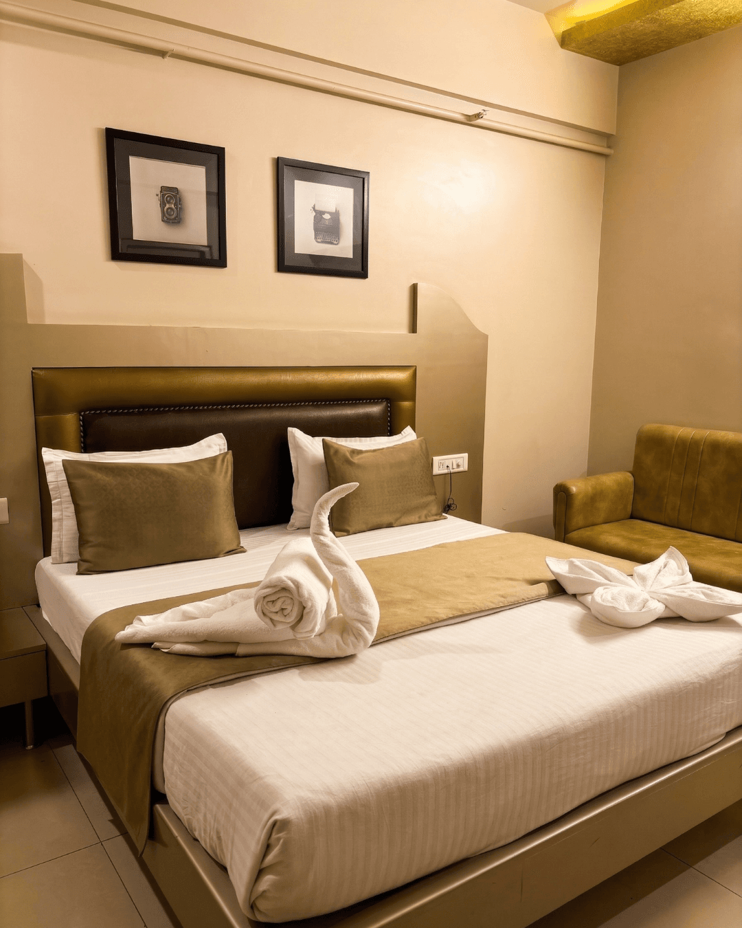 Hotel Marudhar Palace in Bikaner — Deluxe Room 11