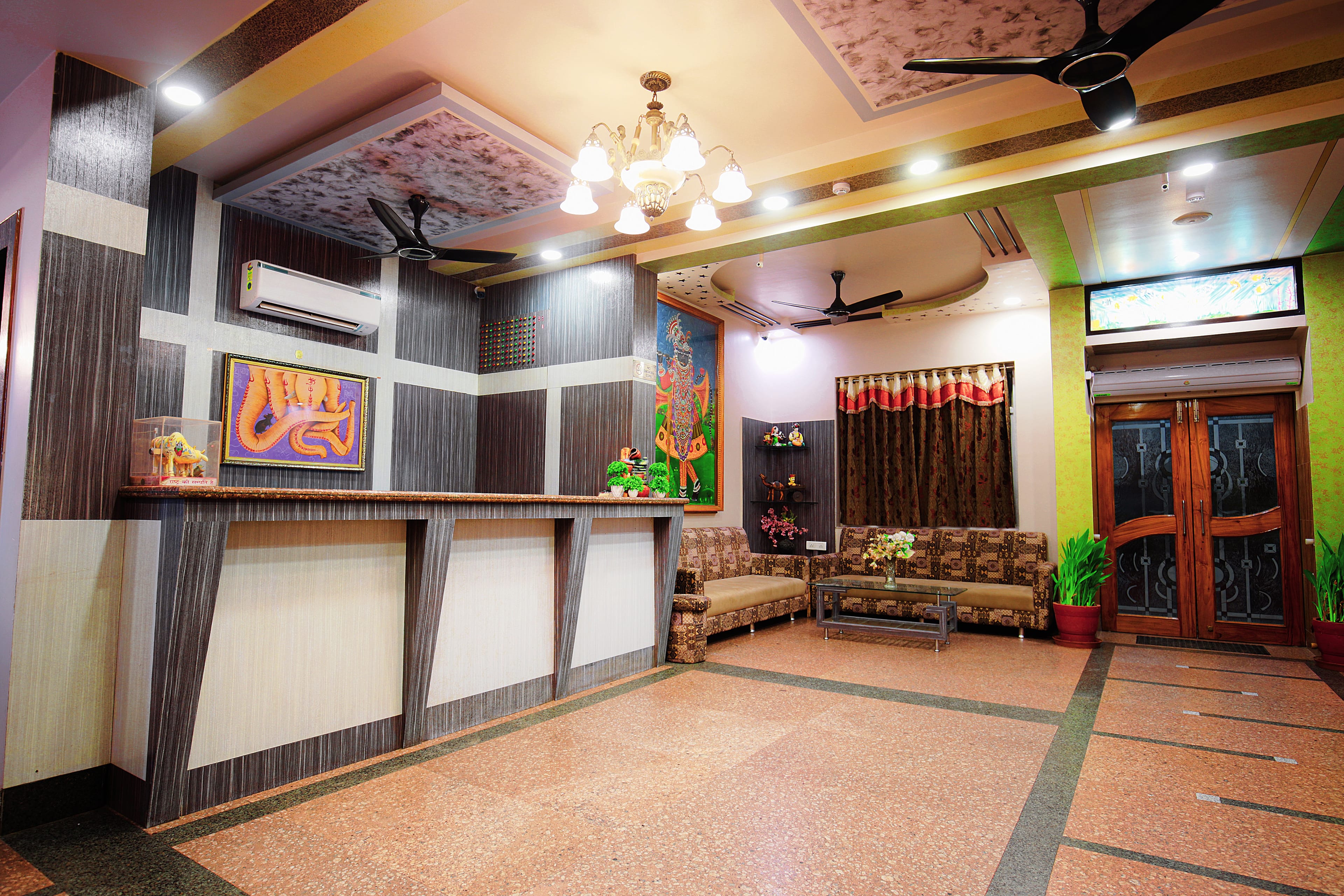 Hotel Marudhar Palace interior