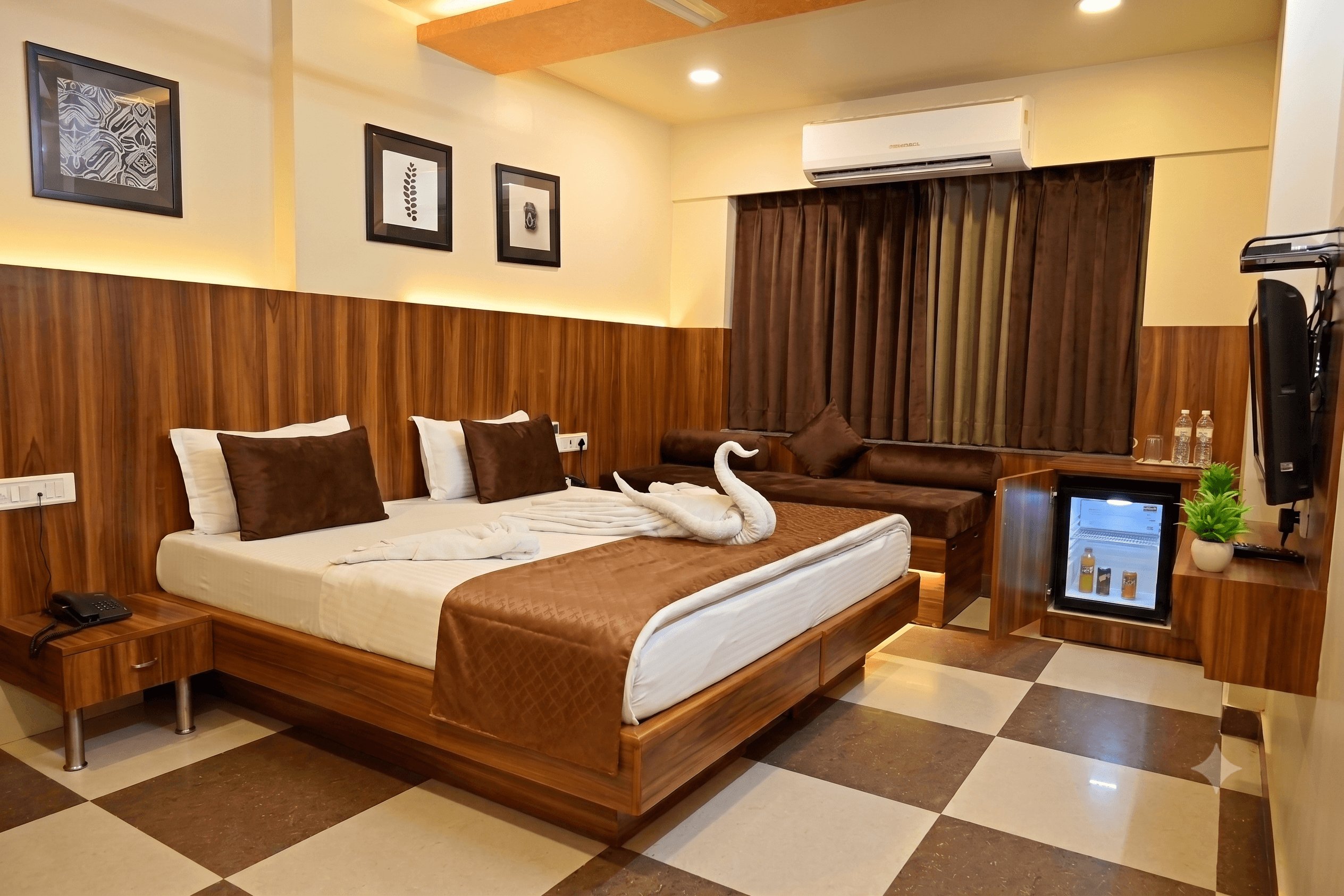 Super Deluxe room at Hotel Marudhar Palace